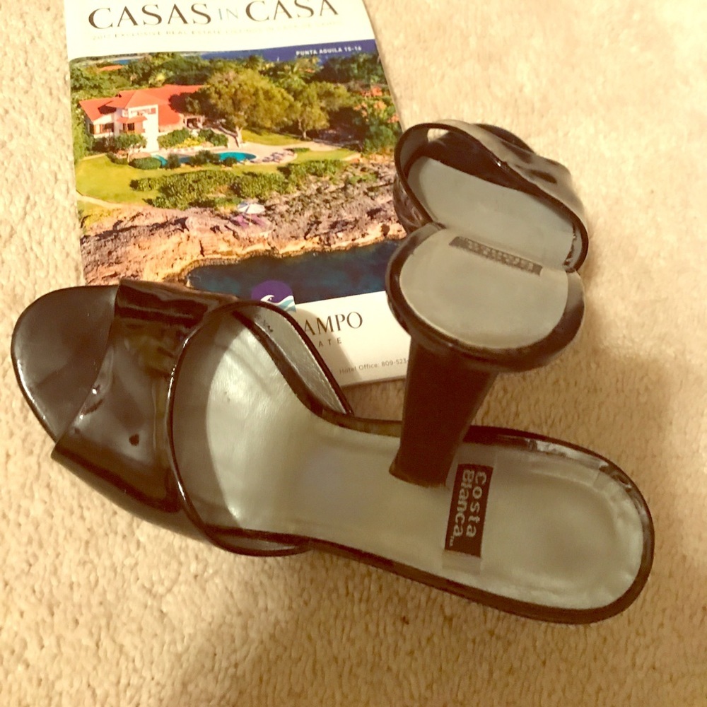 Resort wear! Black patent wedges peep toe EUC
